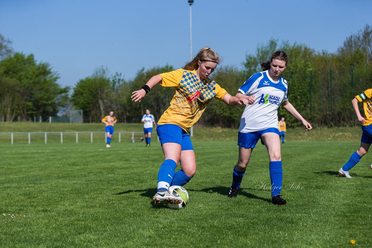 Bild 106 - B-Juniorinnen Bramstedter TS - SSV Hennstedt : Ergebnis: 3:7